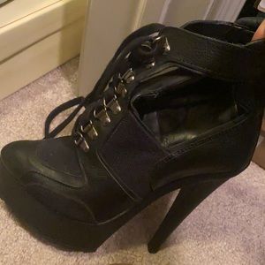 Rihanna high platform boot very comfortable